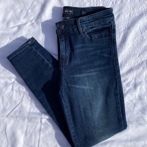 Lucky Brand dark wash denim skinny jeans